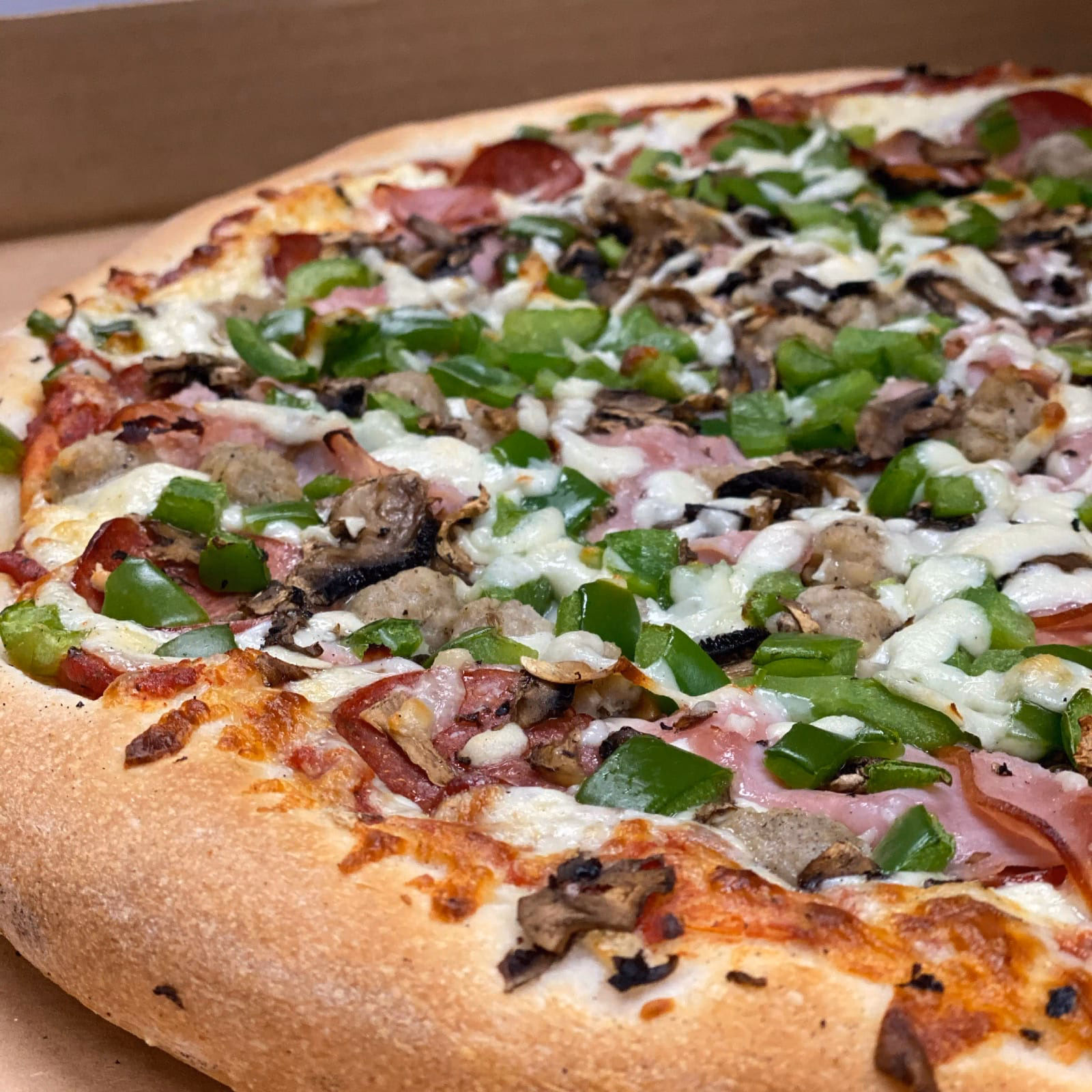 Deluxe Pizza